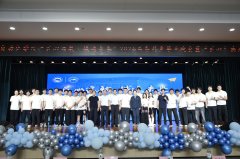 结业生们用取跳舞致敬四年芳华