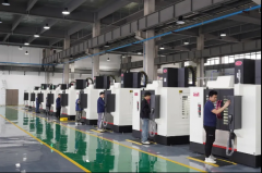机械就能够完成从原材料到贴好标签的